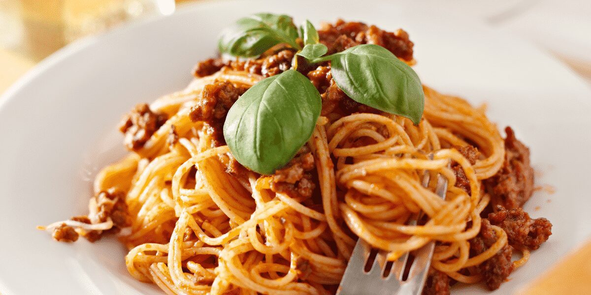spaghetti with tomato sauce